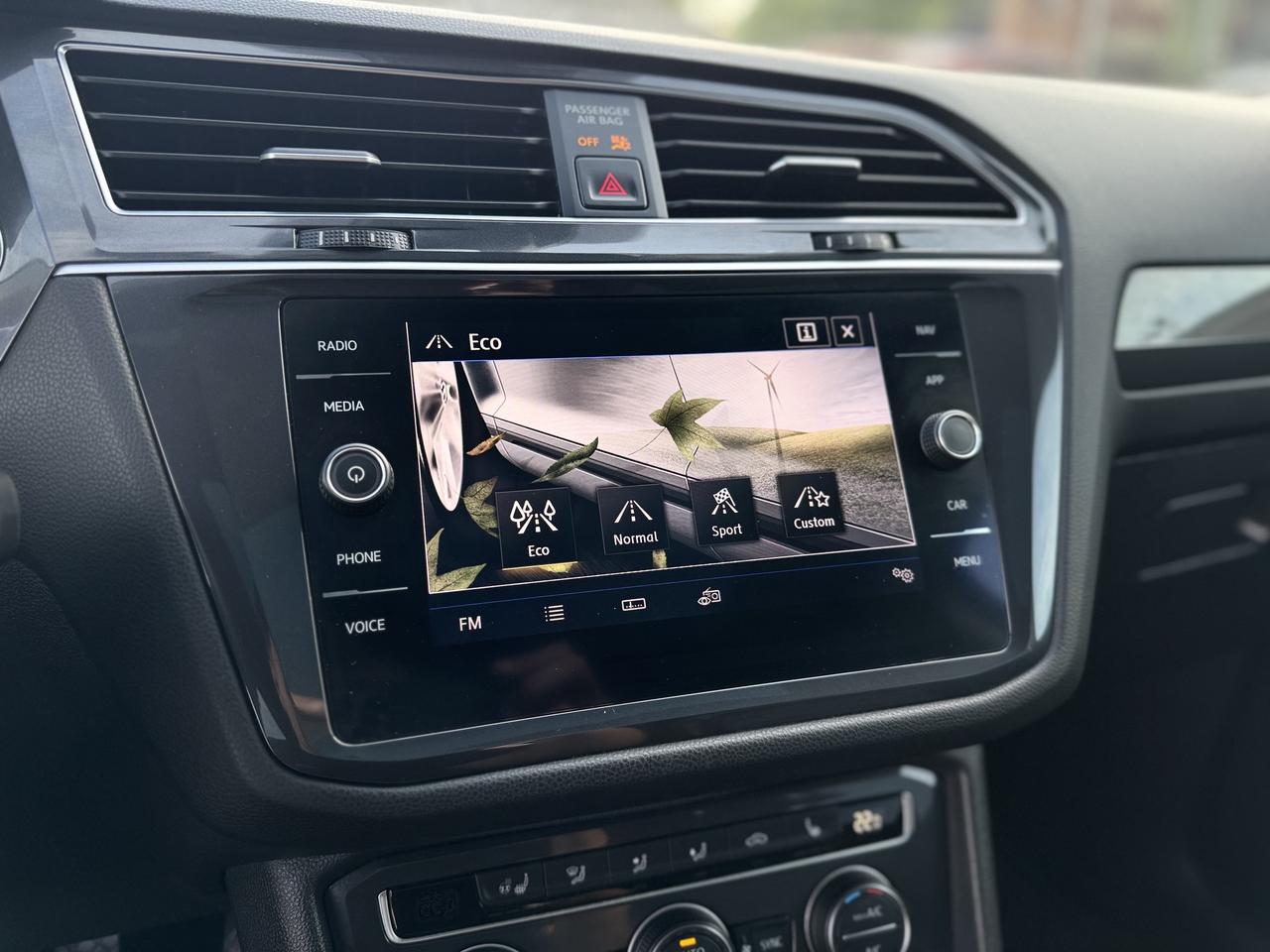 2020 Volkswagen Tiguan Highline 4MOTION   Clean Carfax! Photo