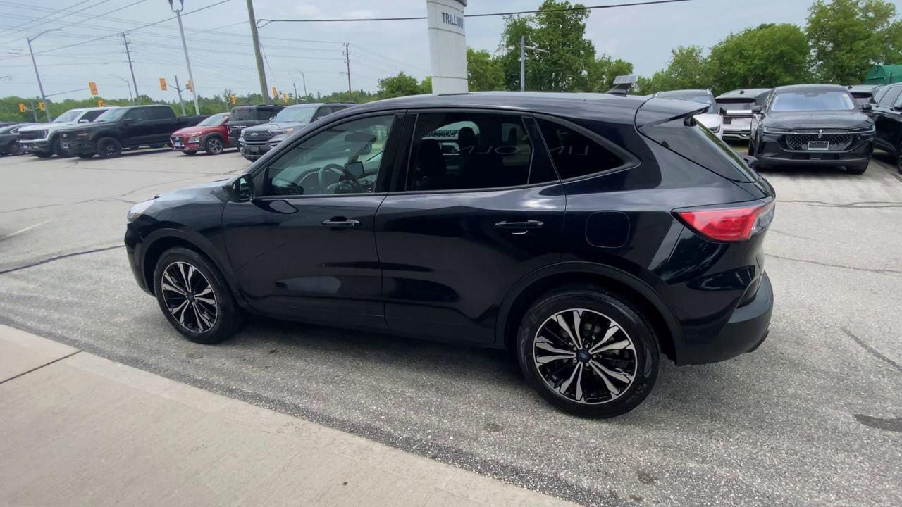 2021 Ford Escape SE Photo