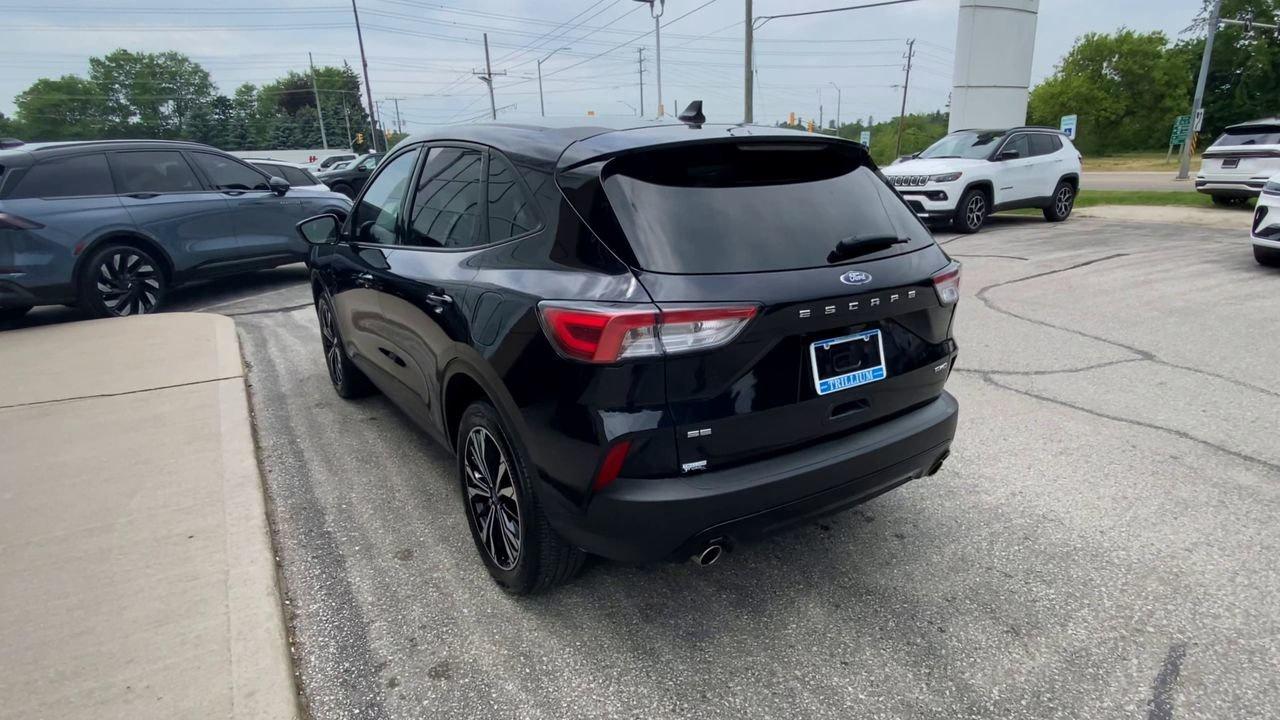 2021 Ford Escape SE Photo