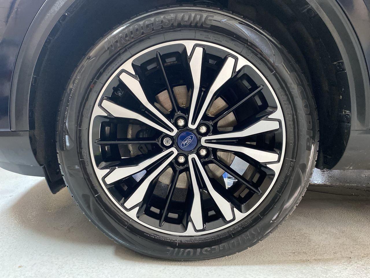 2021 Ford Escape SE Photo