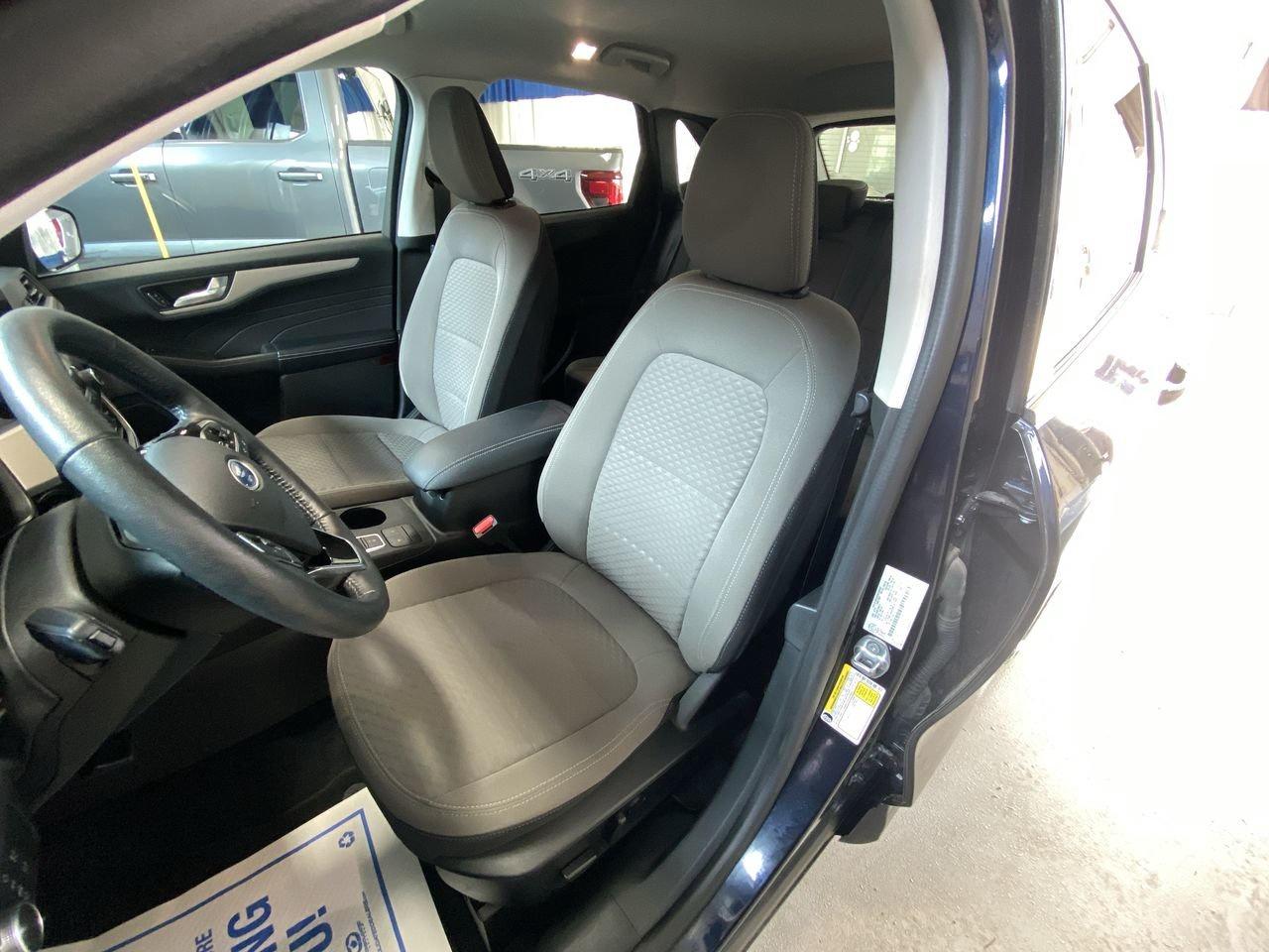 2021 Ford Escape SE Photo