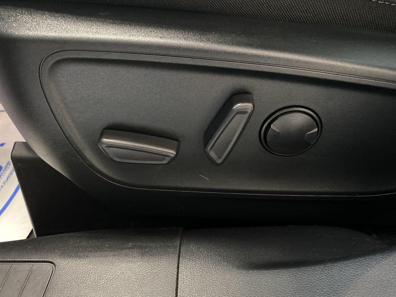 2021 Ford Escape SE Photo