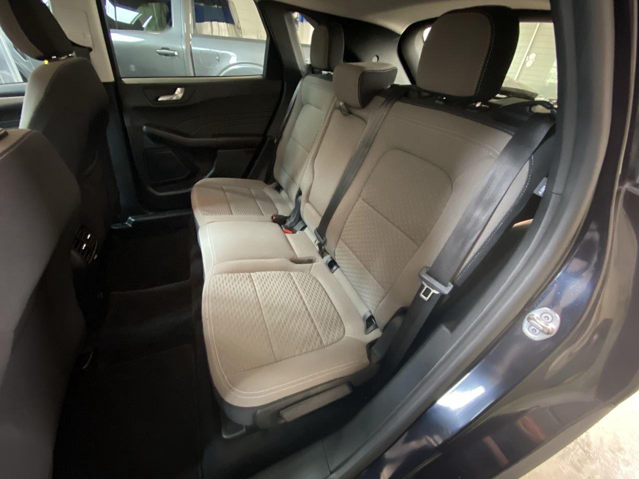 2021 Ford Escape SE Photo