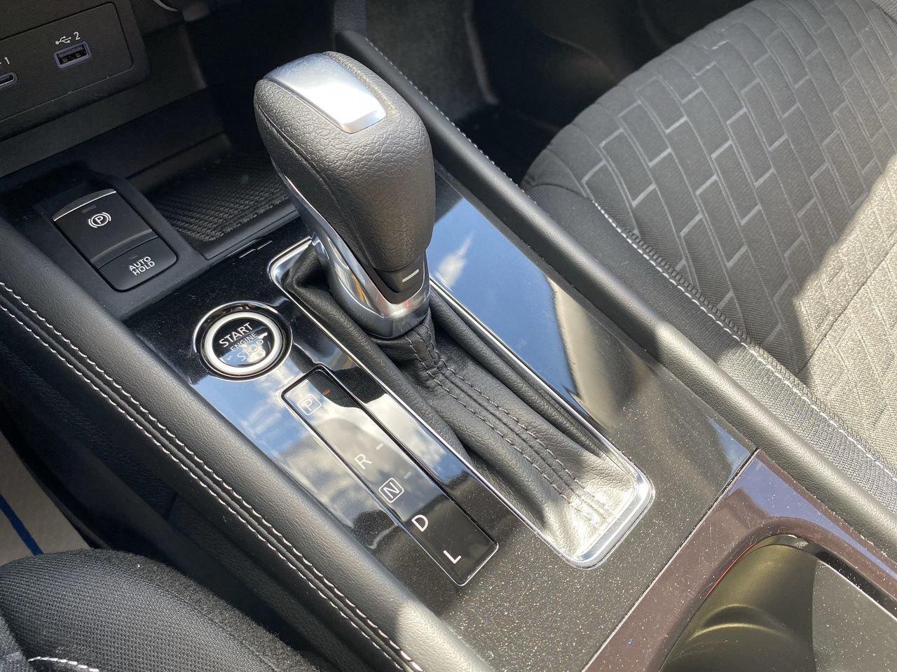 2022 Nissan Kicks SV Photo