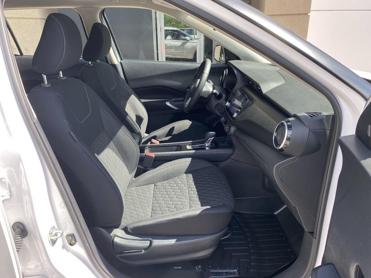 2022 Nissan Kicks SV Photo