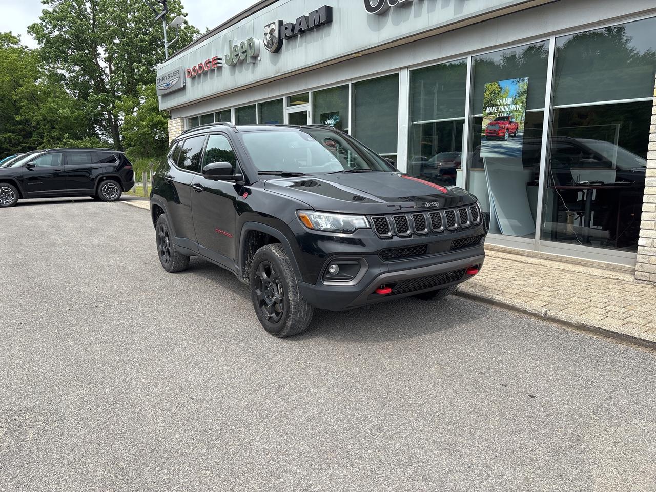 2023 Jeep Compass Trailhawk Photo2