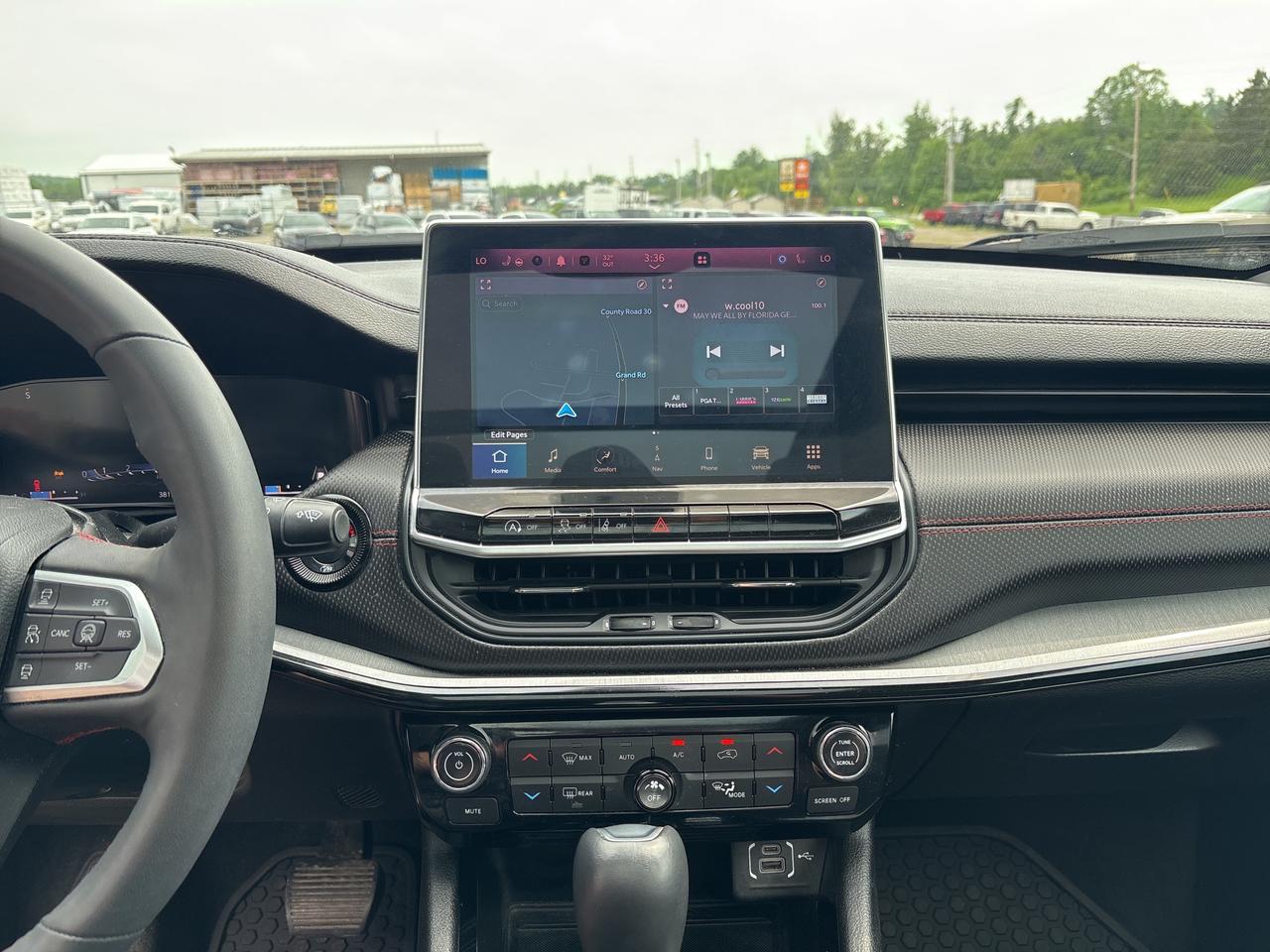 2023 Jeep Compass Trailhawk Photo