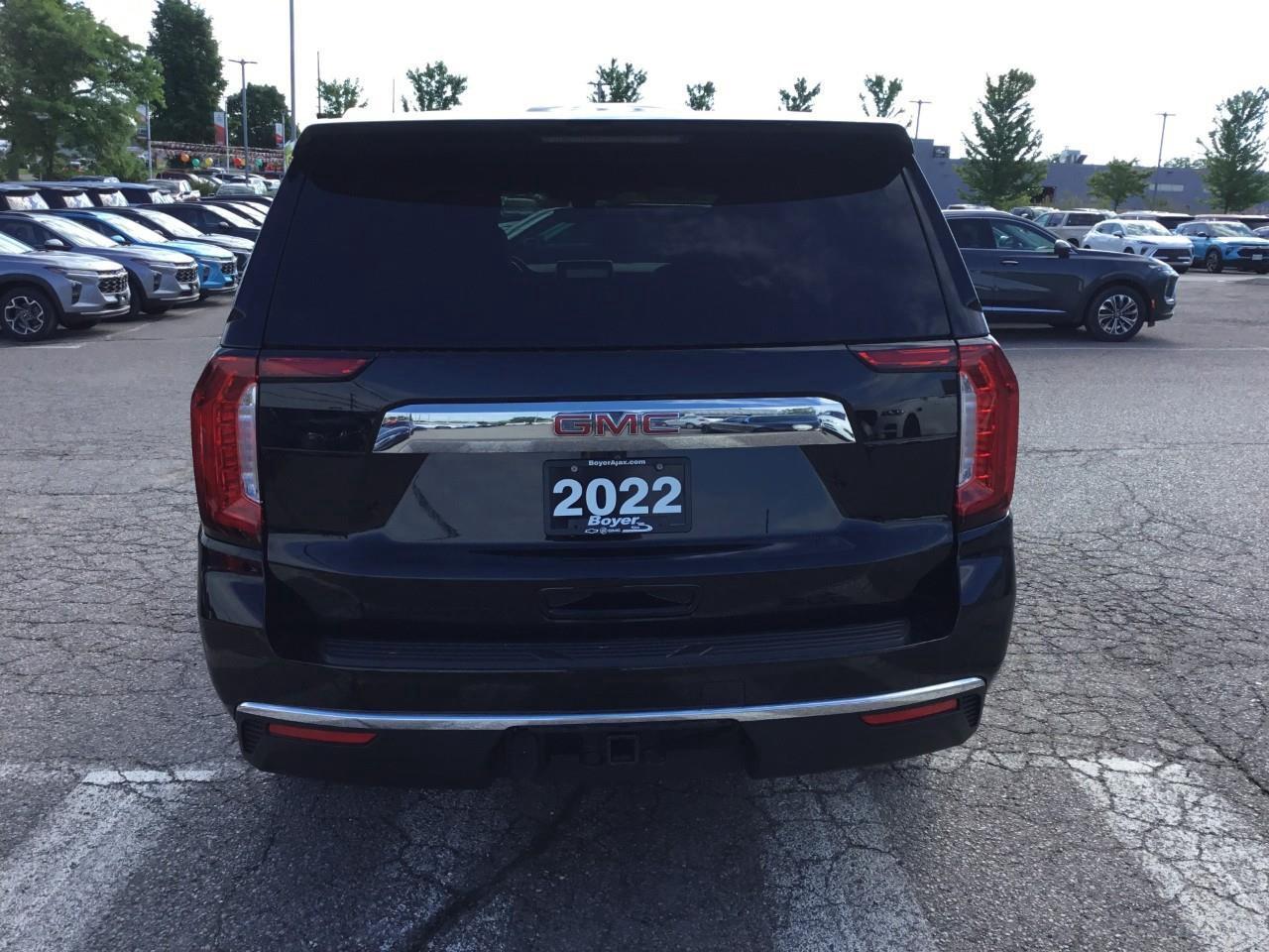 2022 GMC Yukon SLT Photo