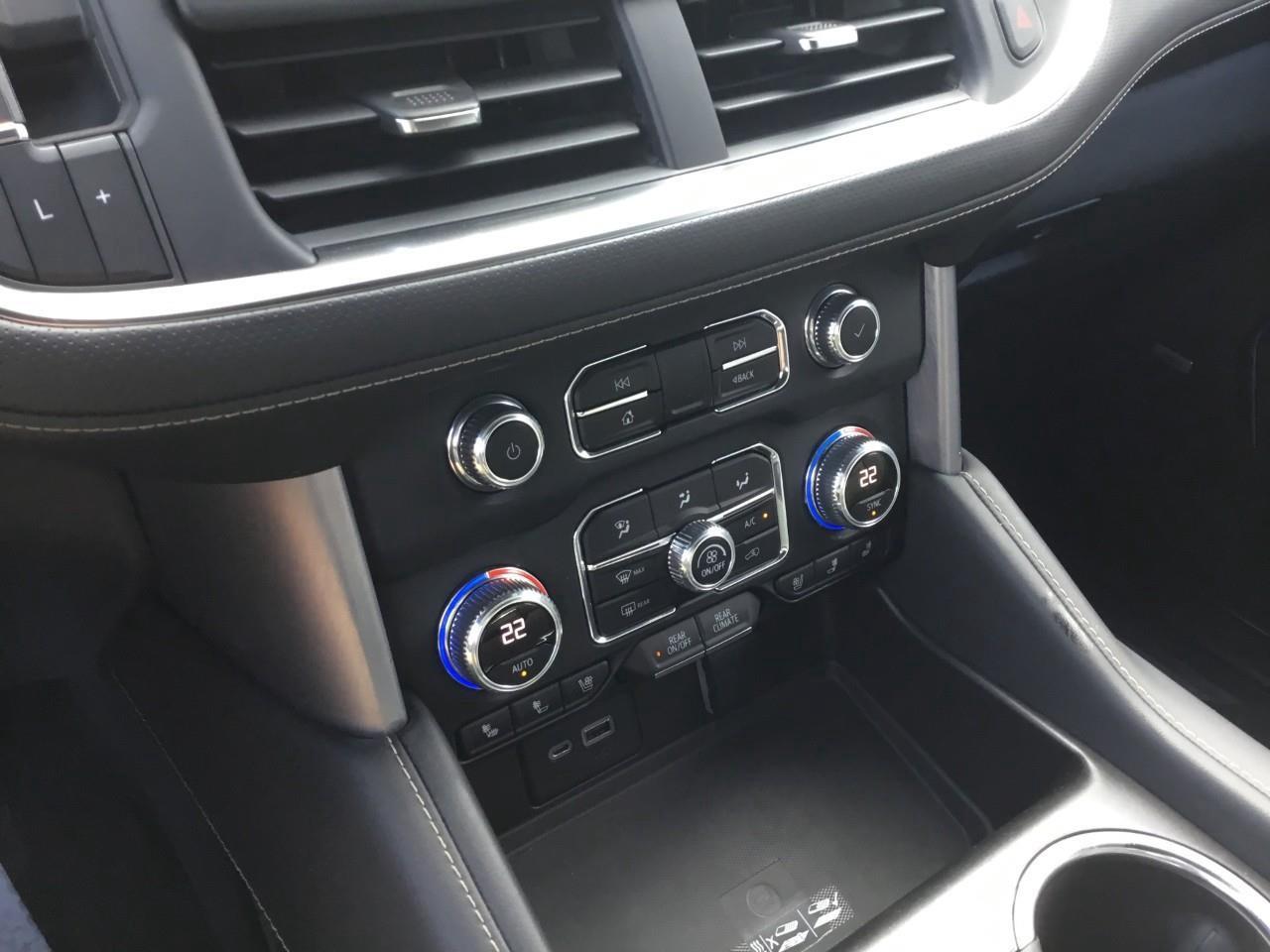 2022 GMC Yukon SLT Photo