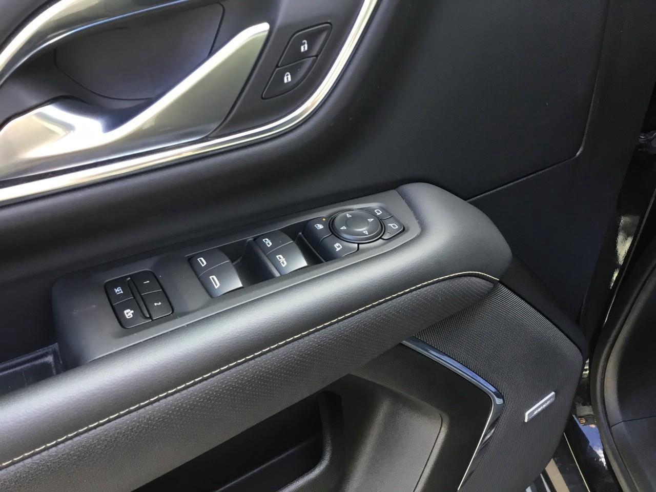 2022 GMC Yukon SLT Photo