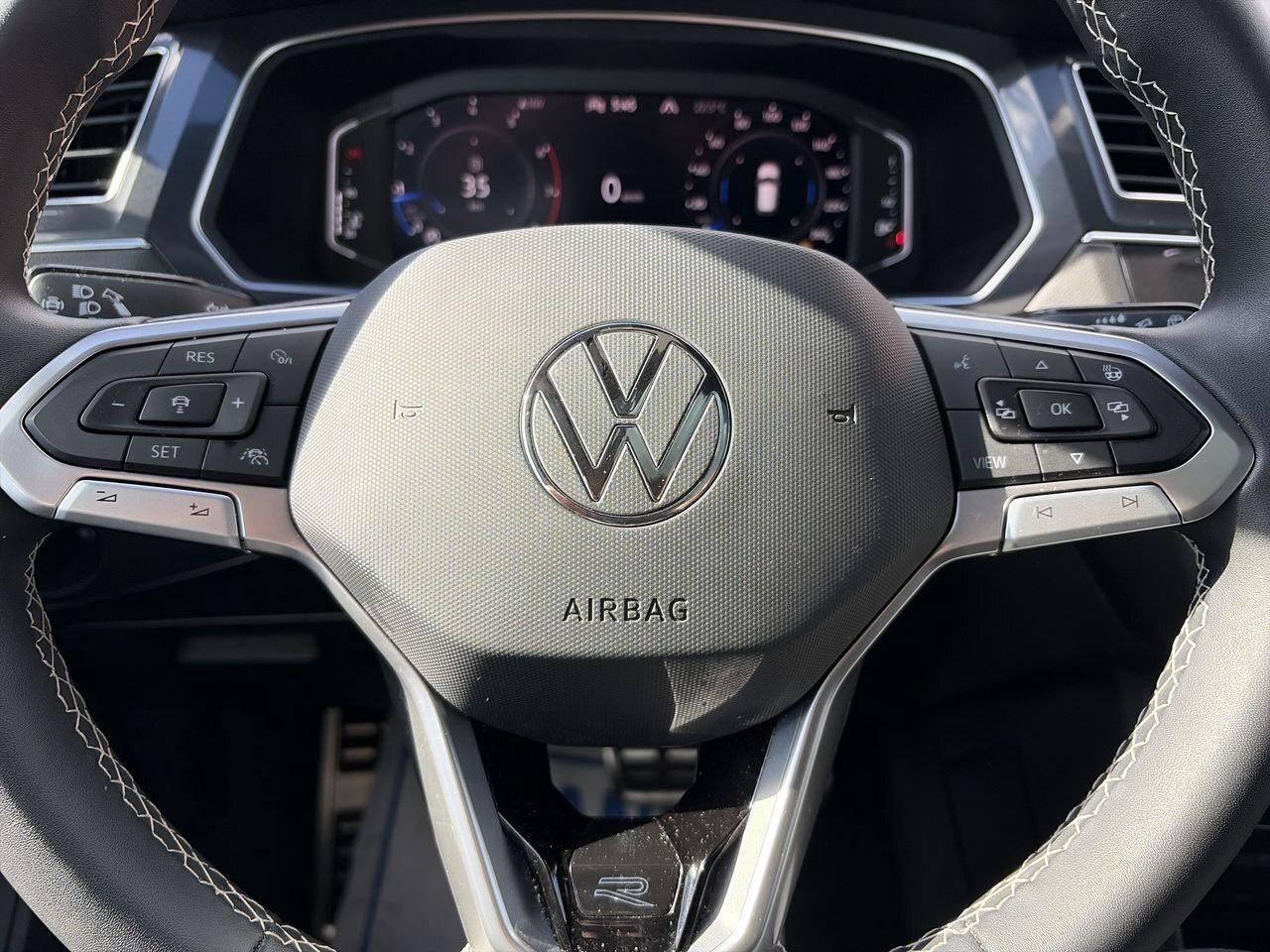 2023 Volkswagen Tiguan Comfortline R-Line Black 2.0T 8sp at w/Tip 4M Remo Photo