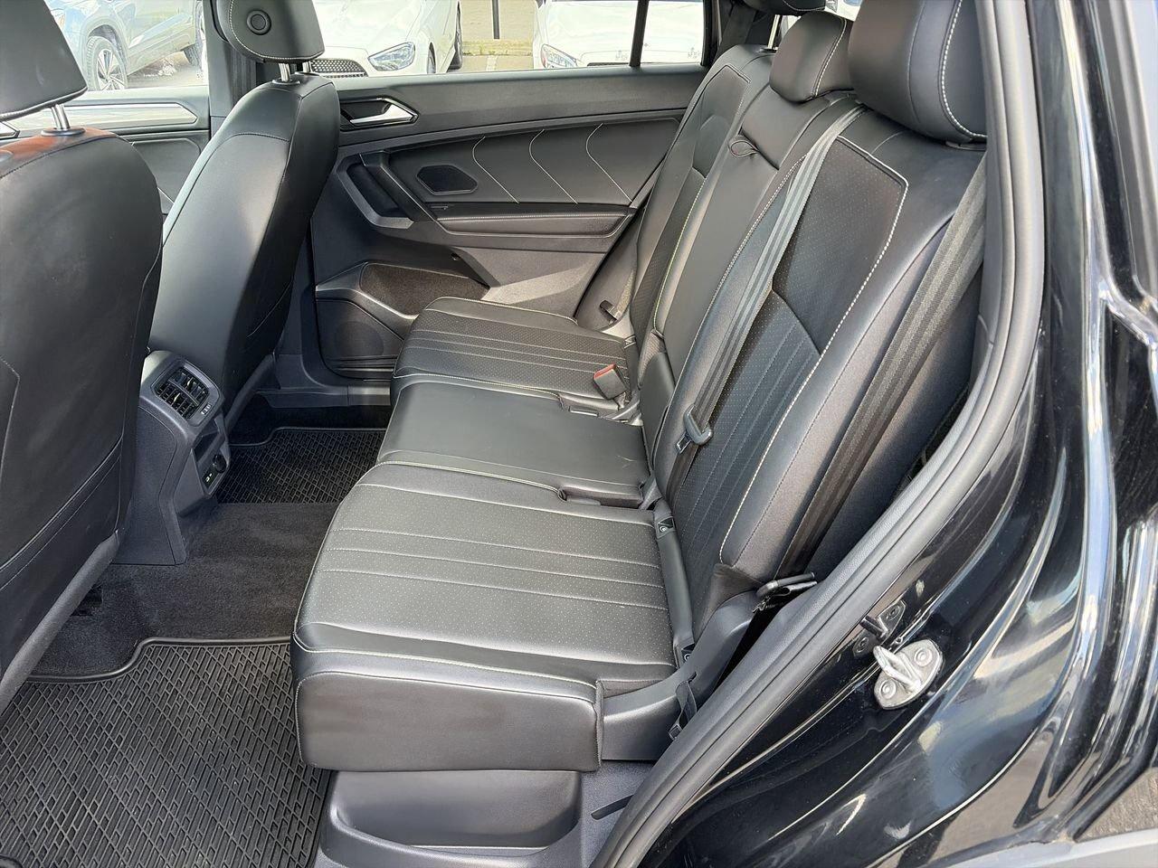 2023 Volkswagen Tiguan Comfortline R-Line Black 2.0T 8sp at w/Tip 4M Remo Photo