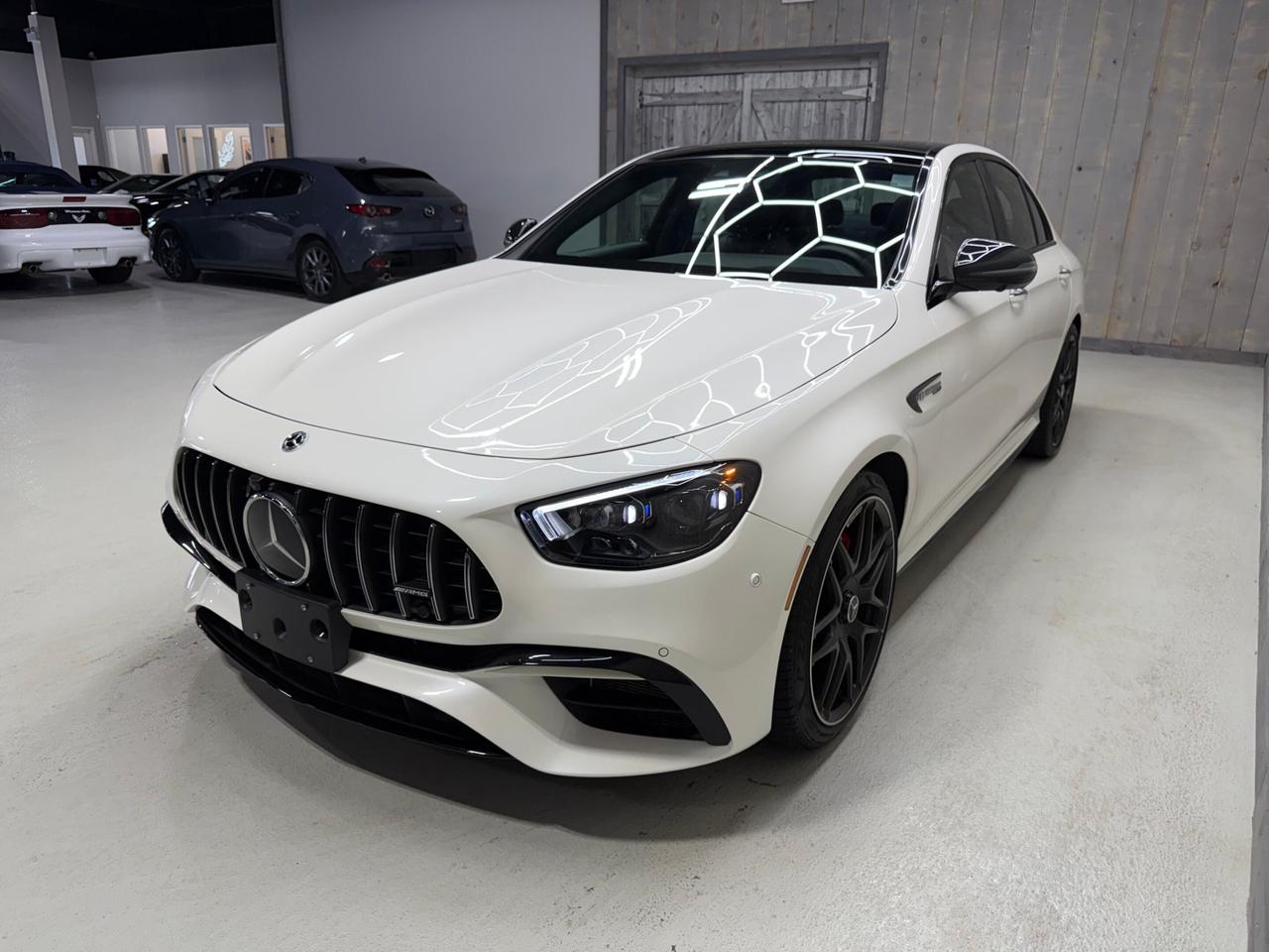 2023 Mercedes-Benz E-Class AMG E 63 S 4MATIC+ LOW KMS CARBON FIBER Photo