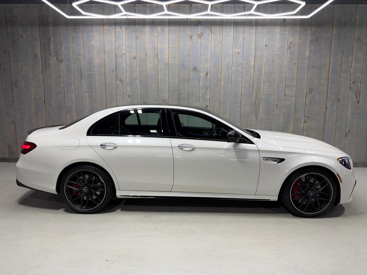 2023 Mercedes-Benz E-Class AMG E 63 S 4MATIC+ LOW KMS CARBON FIBER Photo