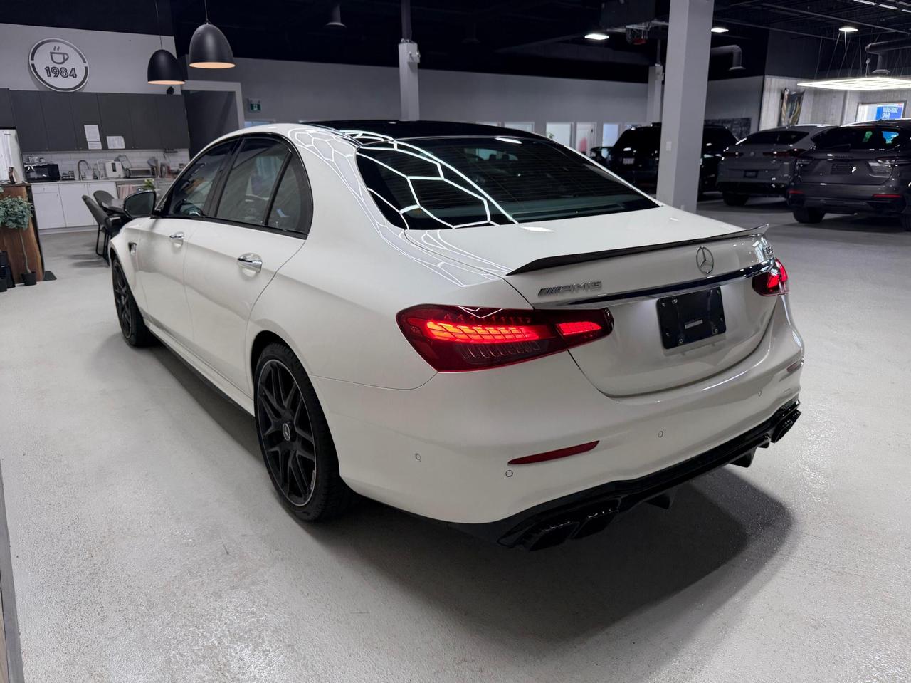 2023 Mercedes-Benz E-Class AMG E 63 S 4MATIC+ LOW KMS CARBON FIBER Photo