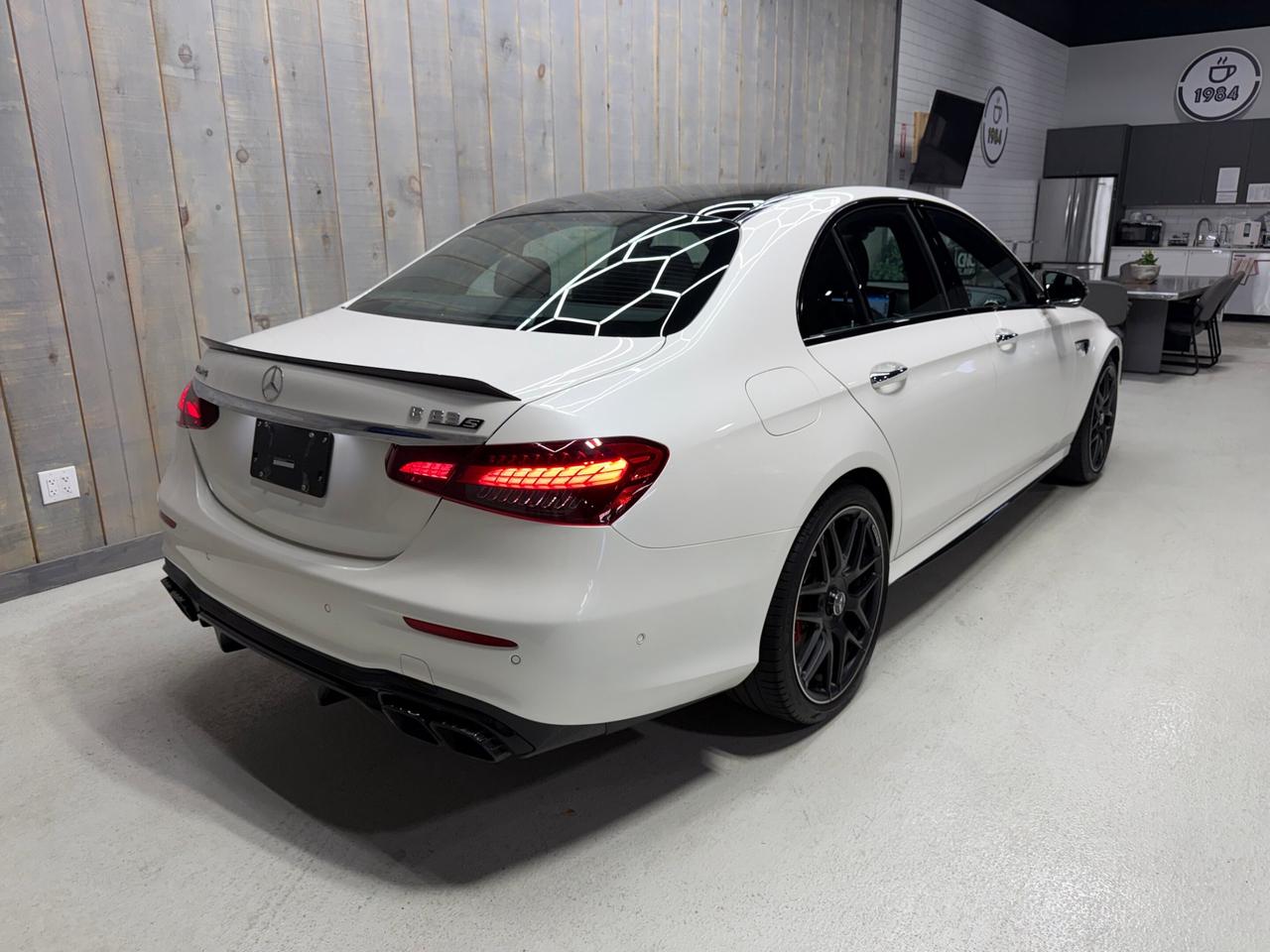 2023 Mercedes-Benz E-Class AMG E 63 S 4MATIC+ LOW KMS CARBON FIBER Photo