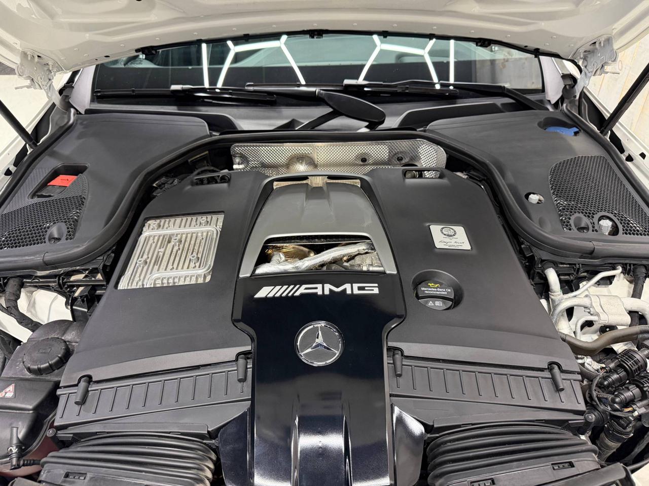 2023 Mercedes-Benz E-Class AMG E 63 S 4MATIC+ LOW KMS CARBON FIBER Photo