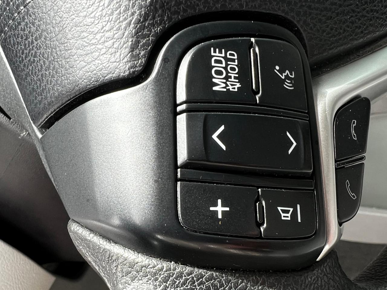2018 Toyota Sienna LE 8-Passenger FWD Photo
