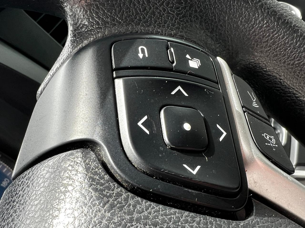 2018 Toyota Sienna LE 8-Passenger FWD Photo