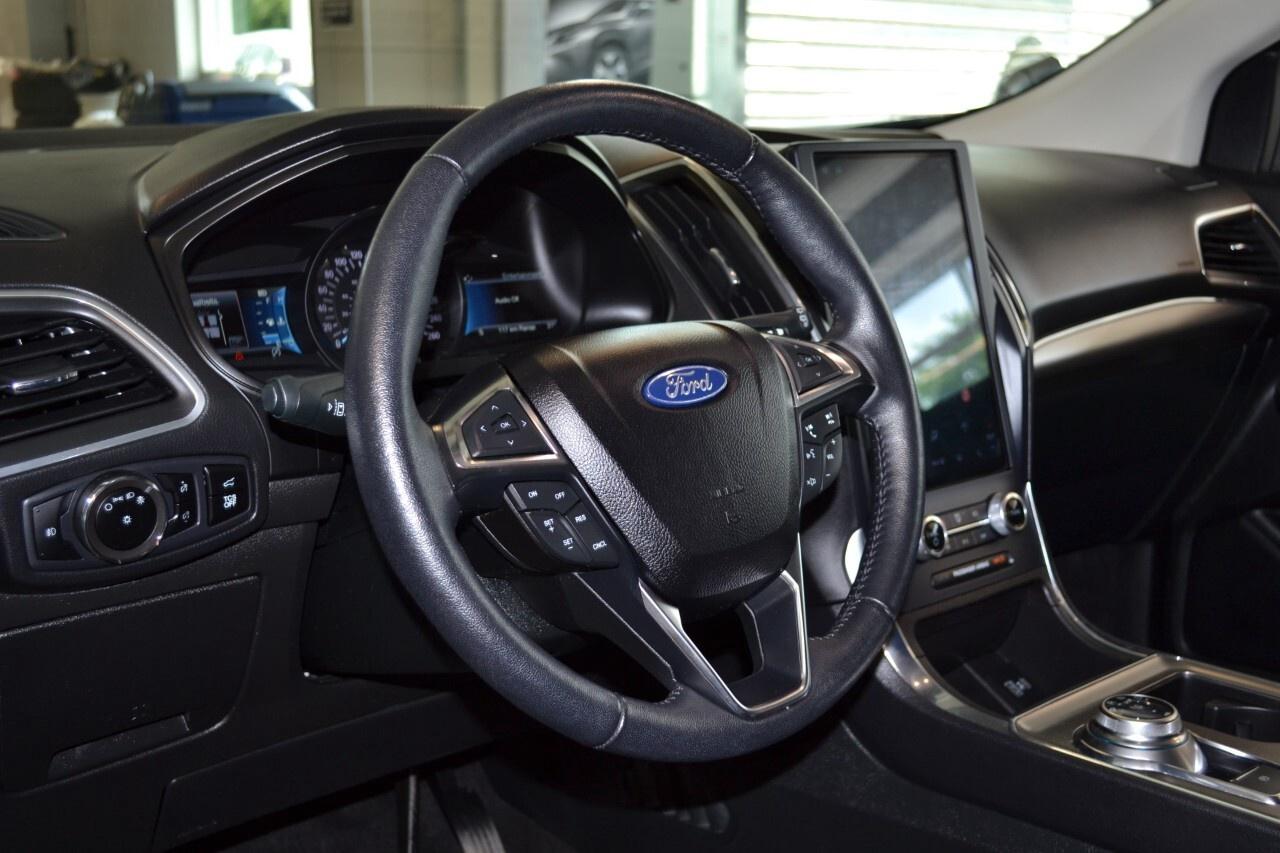 2023 Ford Edge Titanium AWD Photo