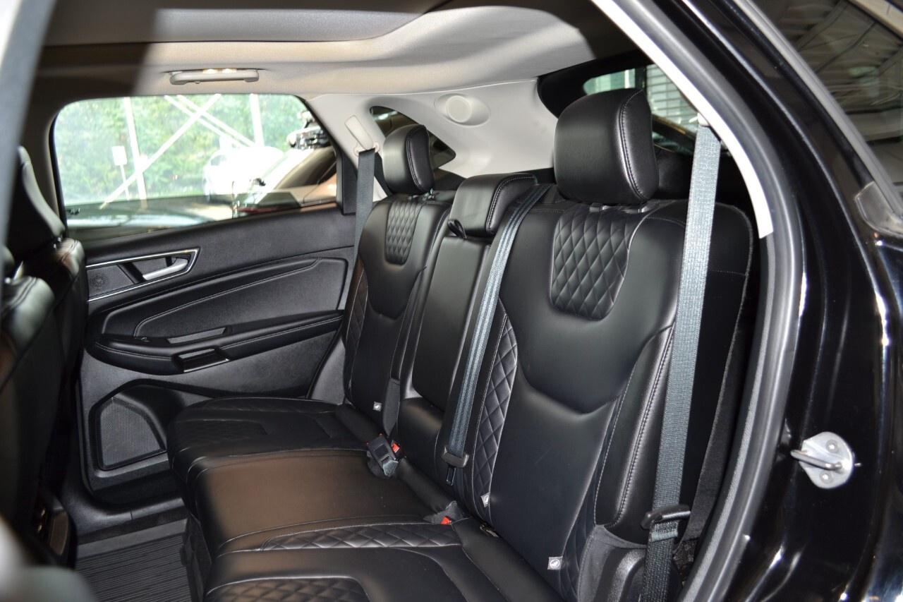 2023 Ford Edge Titanium AWD Photo