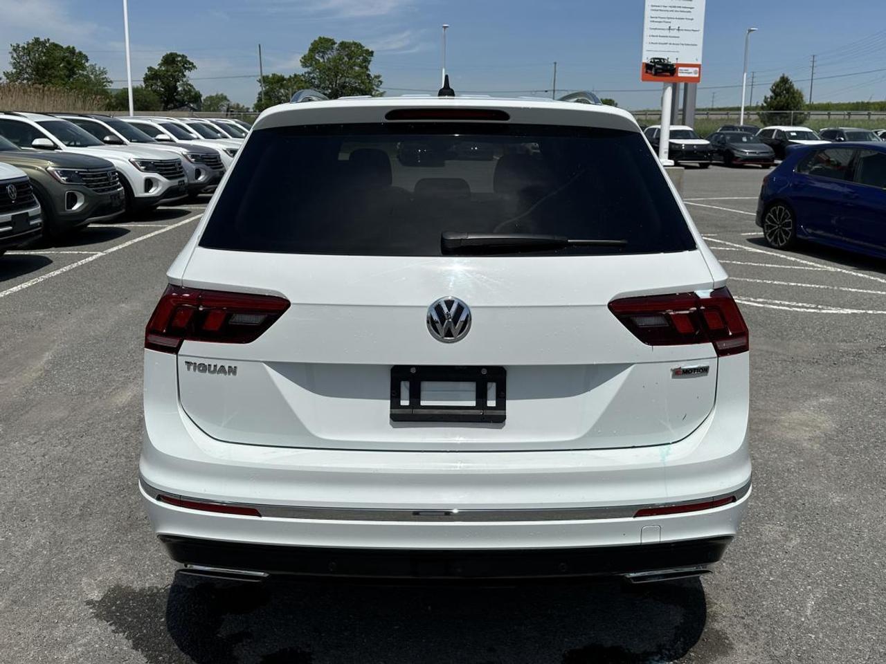 2021 Volkswagen Tiguan Highline 2.0T 8sp at w/Tip 4M Photo