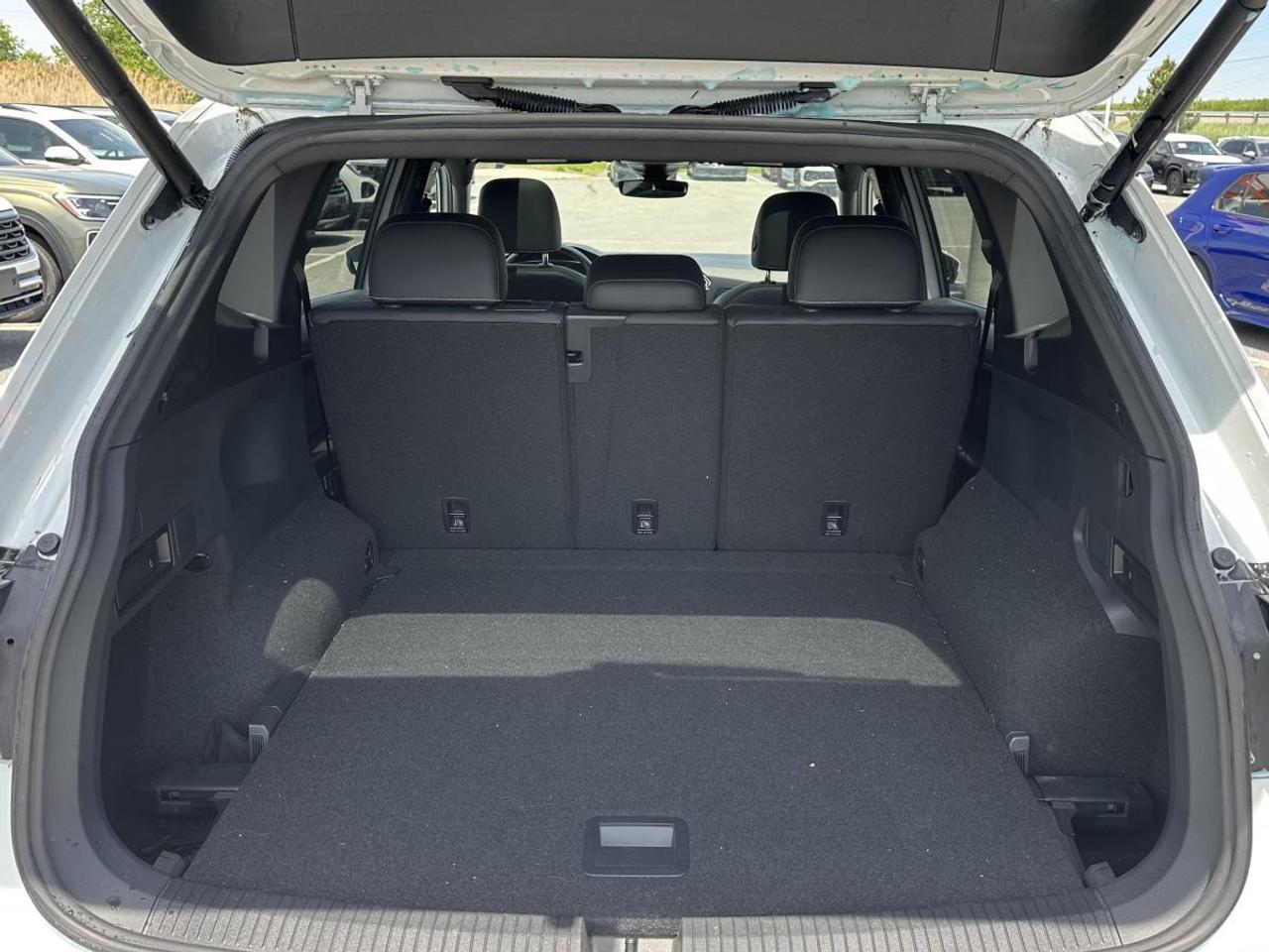 2021 Volkswagen Tiguan Highline 2.0T 8sp at w/Tip 4M Photo
