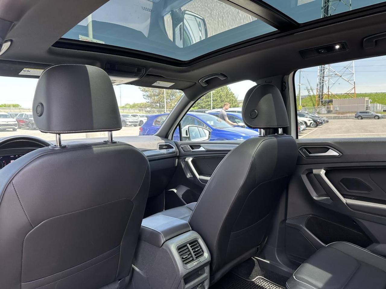 2021 Volkswagen Tiguan Highline 2.0T 8sp at w/Tip 4M Photo