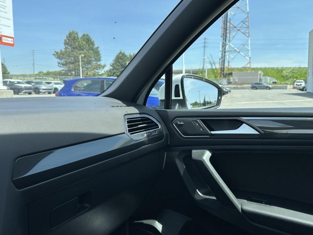 2021 Volkswagen Tiguan Highline 2.0T 8sp at w/Tip 4M Photo