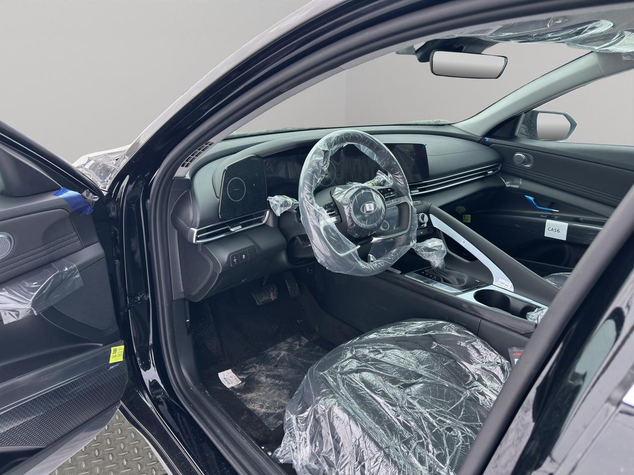 2026 Hyundai Elantra Luxury Photo