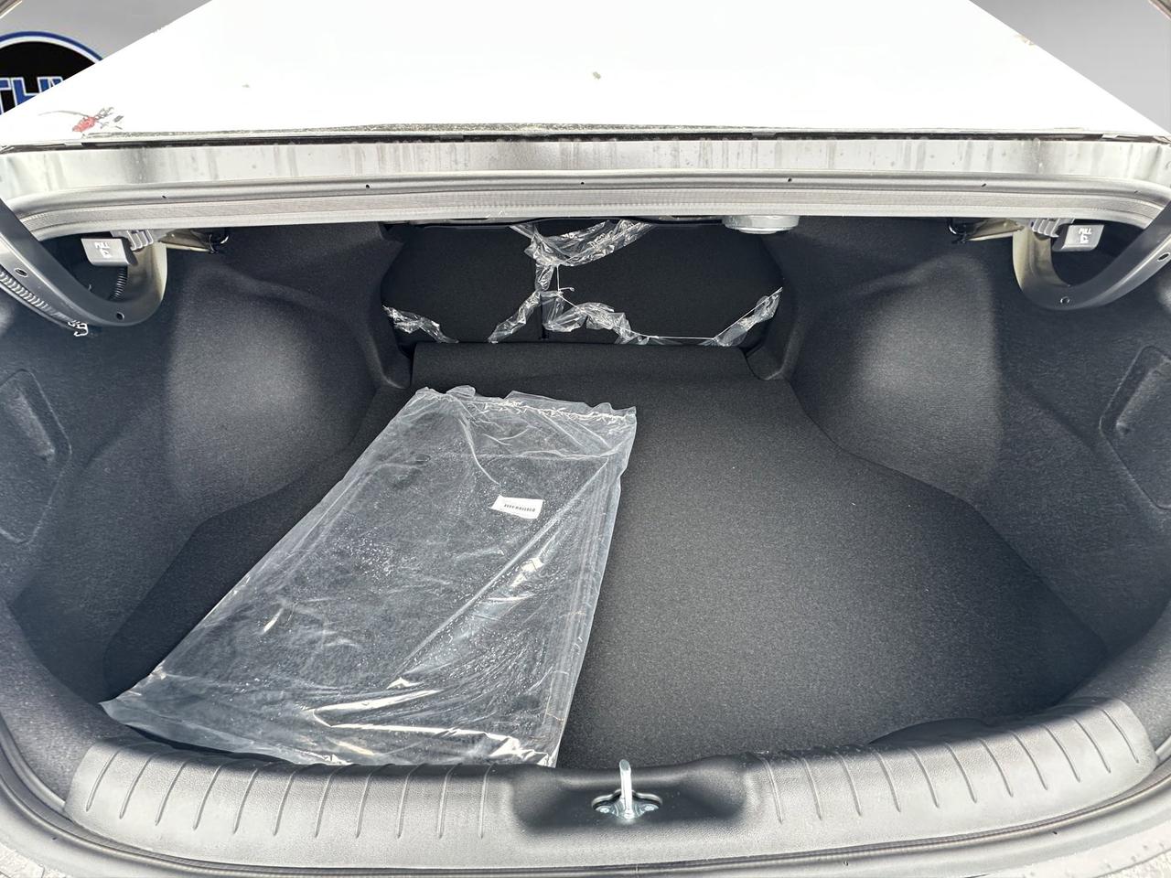 2026 Hyundai Elantra Luxury Photo