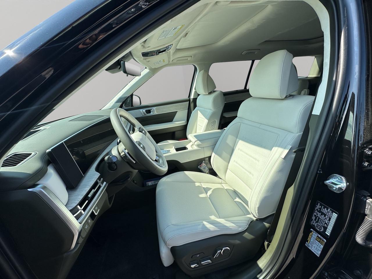 2026 Hyundai Santa Fe Hybrid Ultimate Calligraphy Photo
