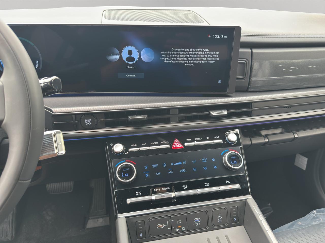 2026 Hyundai Santa Fe Hybrid Ultimate Calligraphy Photo