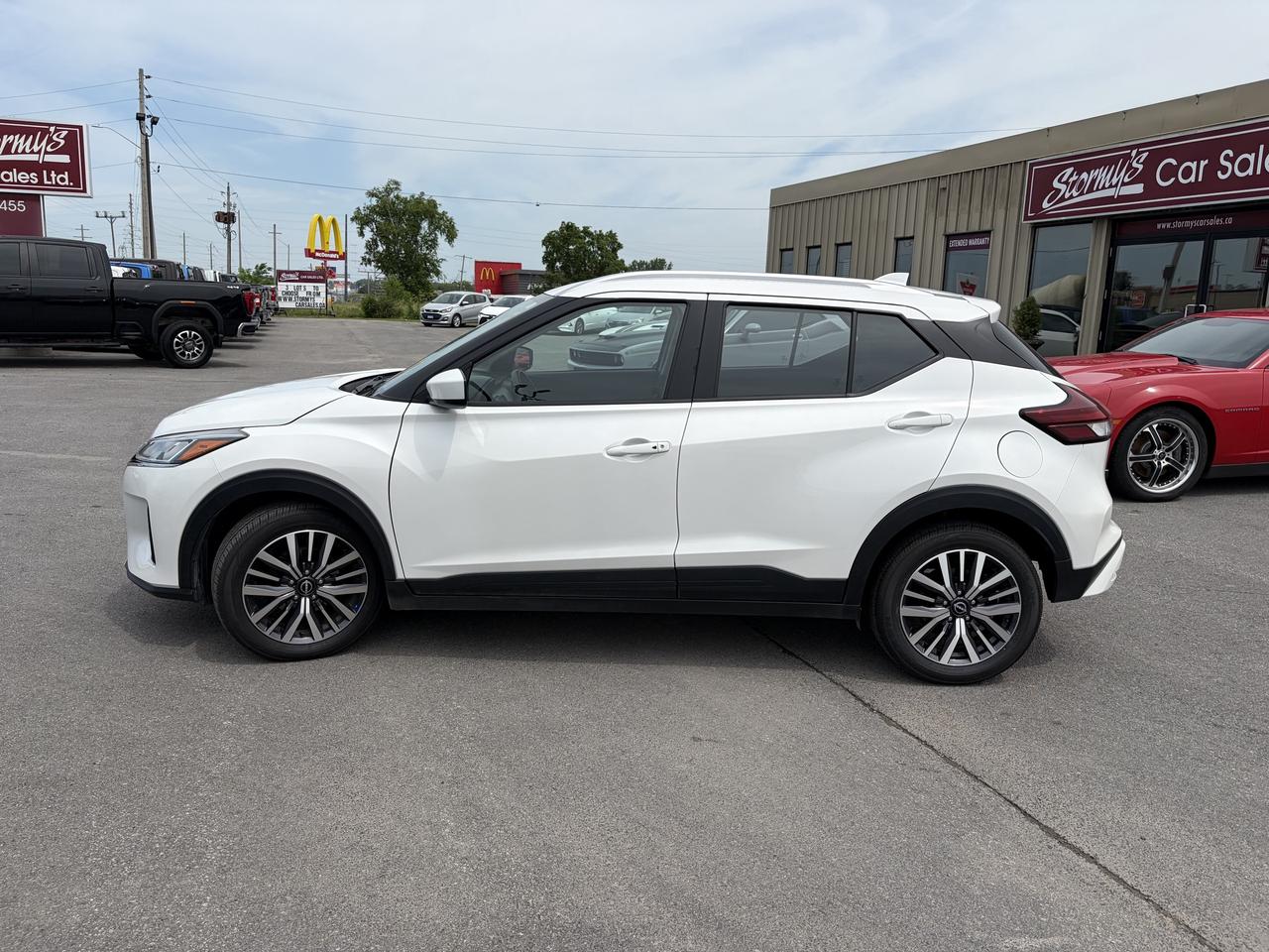 2024 Nissan Kicks SV B-U CAM/HEATED SEATS CALL NAPANEE 613-354-2100 Photo