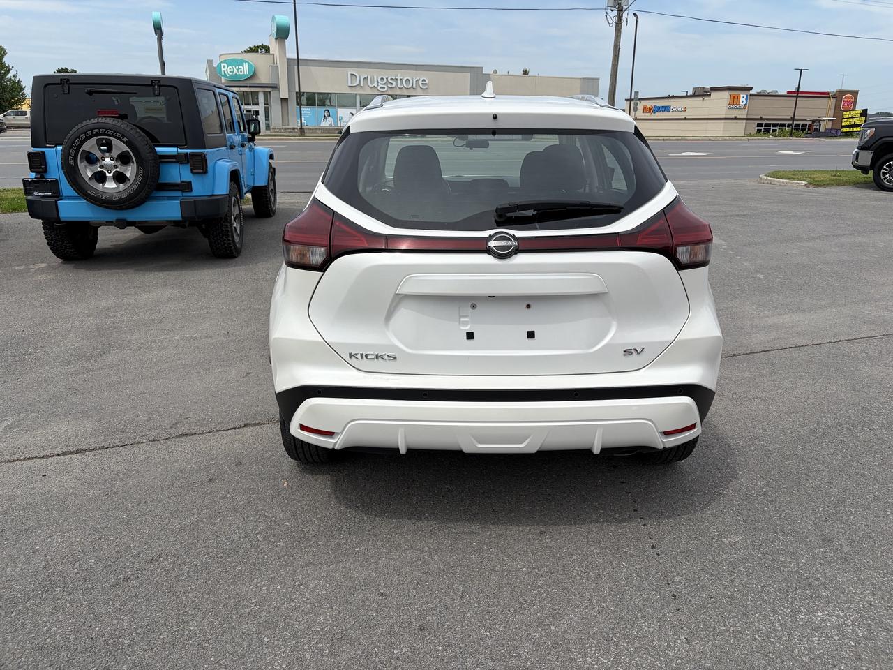 2024 Nissan Kicks SV B-U CAM/HEATED SEATS CALL NAPANEE 613-354-2100 Photo3