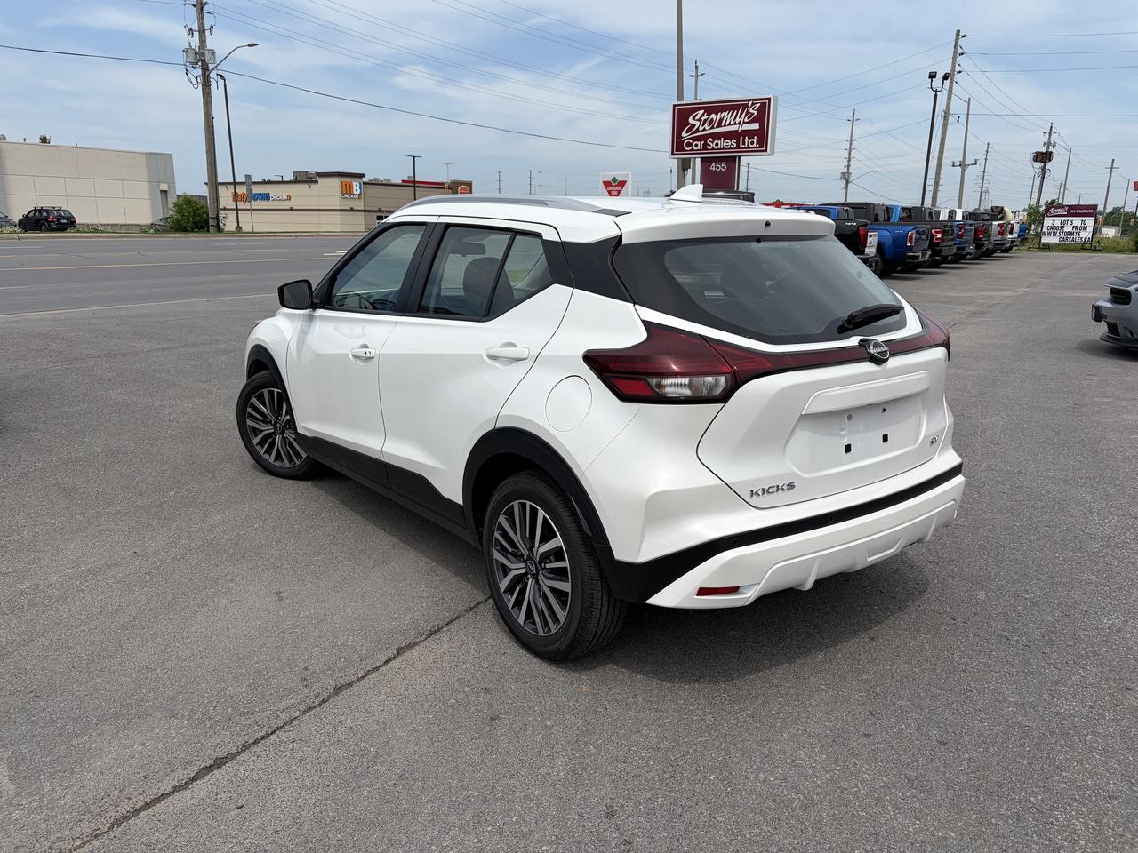 2024 Nissan Kicks SV B-U CAM/HEATED SEATS CALL NAPANEE 613-354-2100 Photo