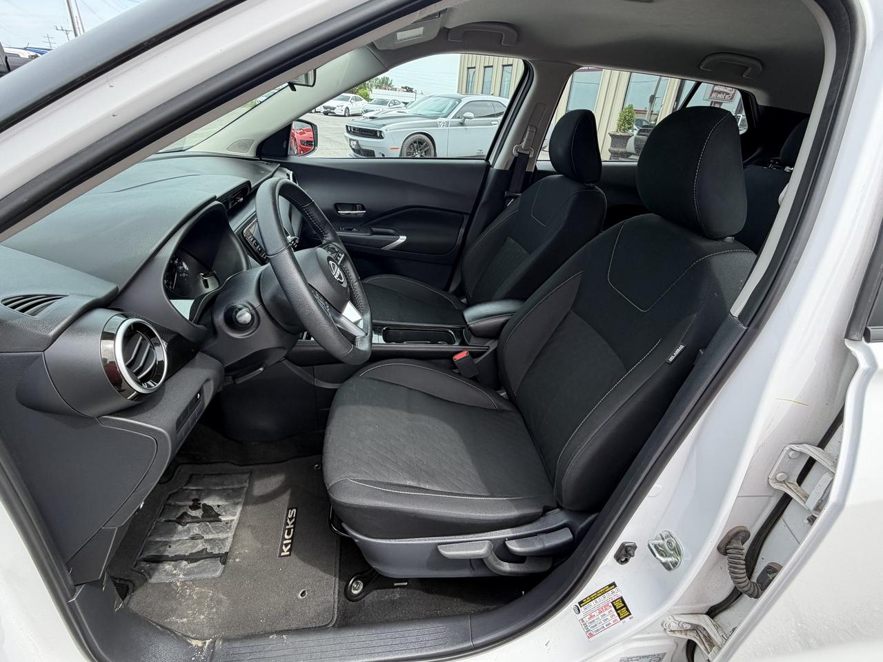 2024 Nissan Kicks SV B-U CAM/HEATED SEATS CALL NAPANEE 613-354-2100 Photo
