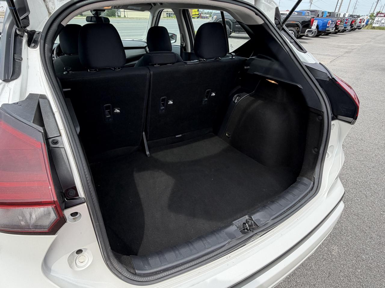 2024 Nissan Kicks SV B-U CAM/HEATED SEATS CALL NAPANEE 613-354-2100 Photo
