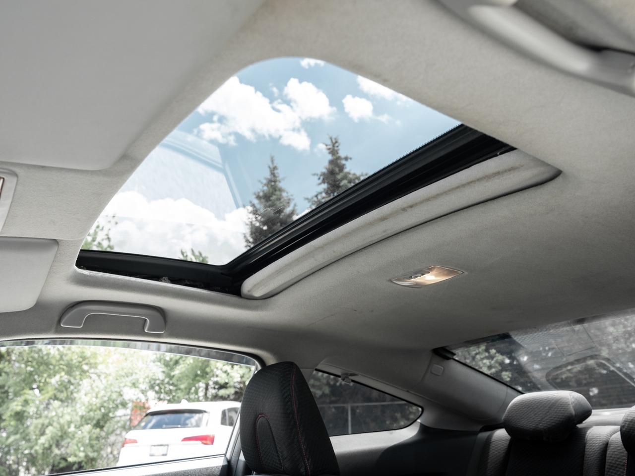 2012 Honda Civic 2dr Man Si,  Nav, Sunroof Photo