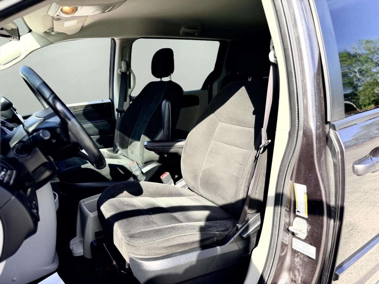 2015 Dodge Grand Caravan SXT Photo