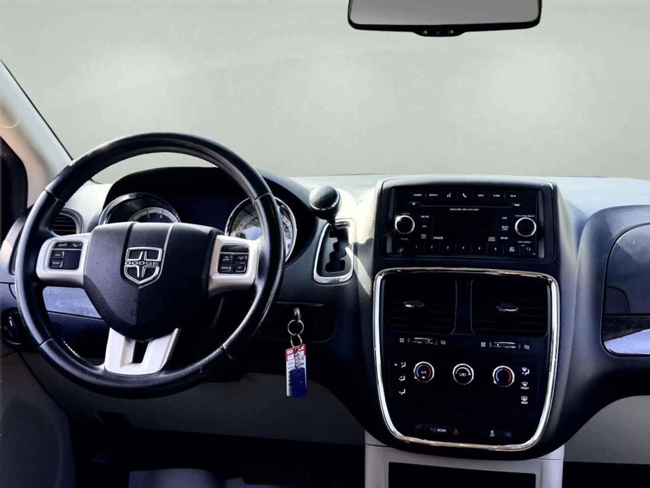 2015 Dodge Grand Caravan SXT Photo