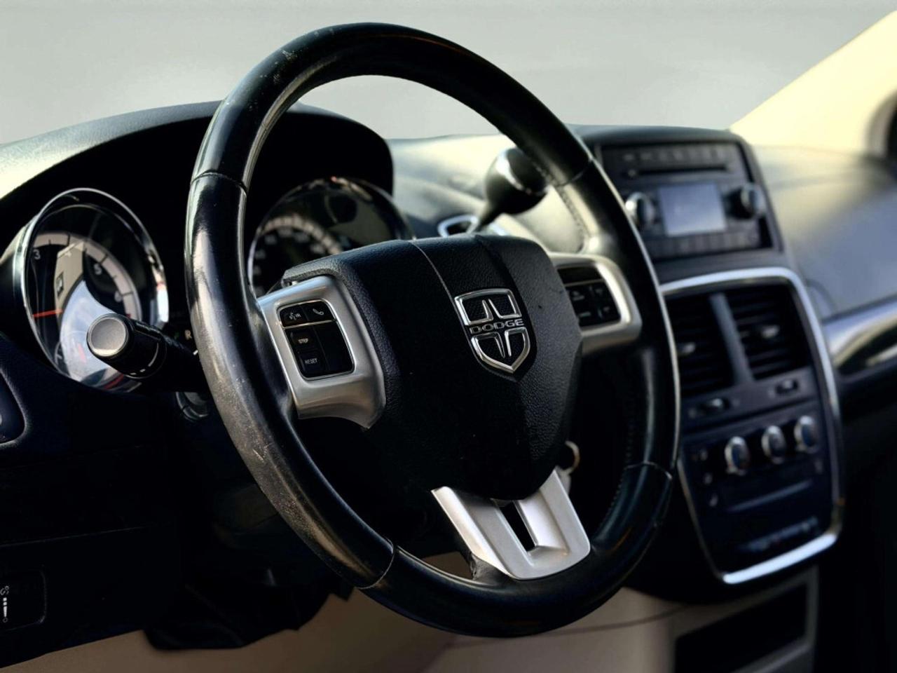 2015 Dodge Grand Caravan SXT Photo
