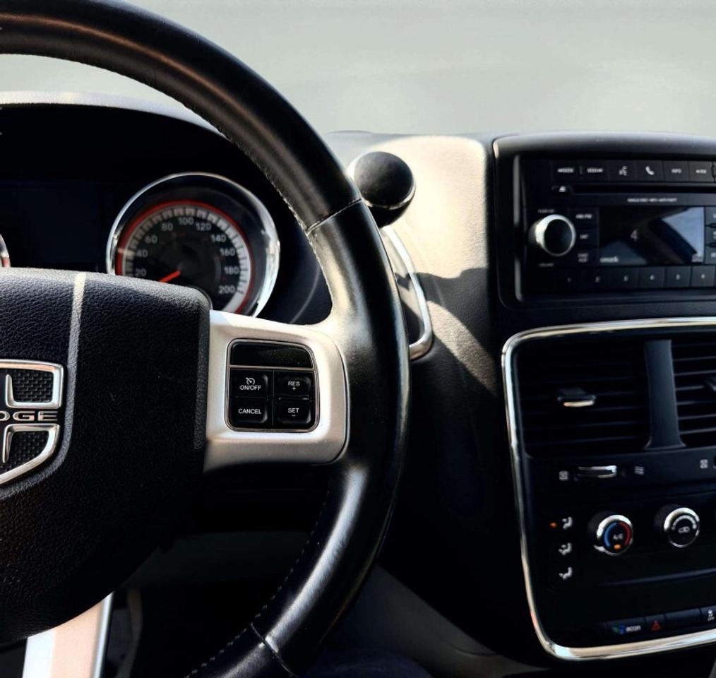 2015 Dodge Grand Caravan SXT Photo