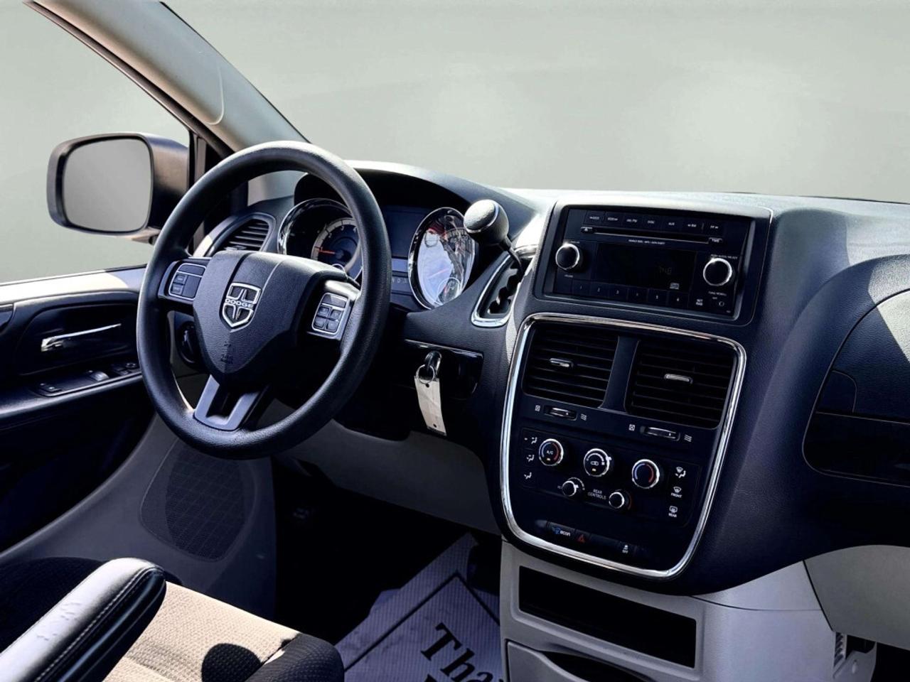 2017 Dodge Grand Caravan SXT Photo