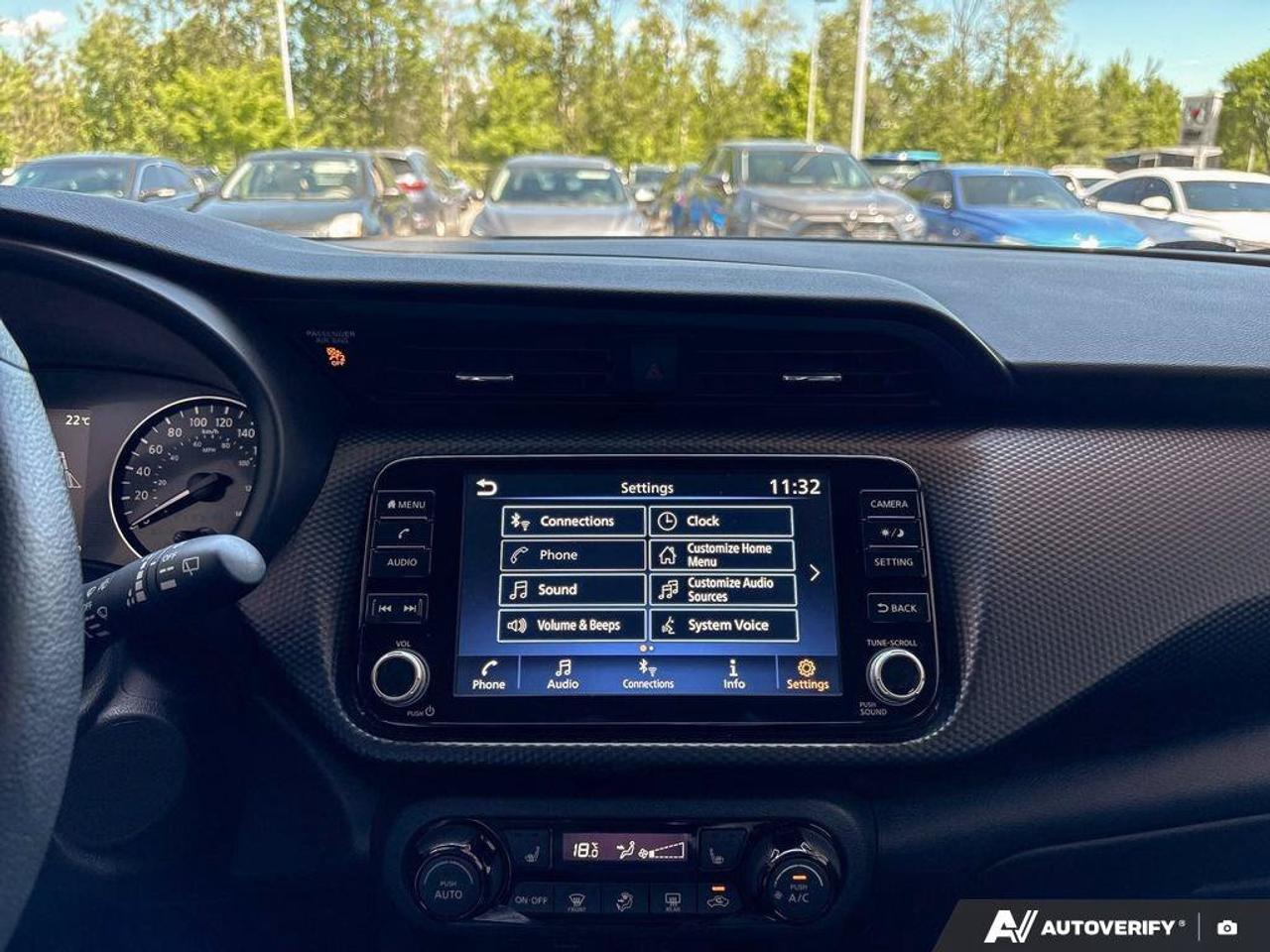 2024 Nissan Kicks SV Photo