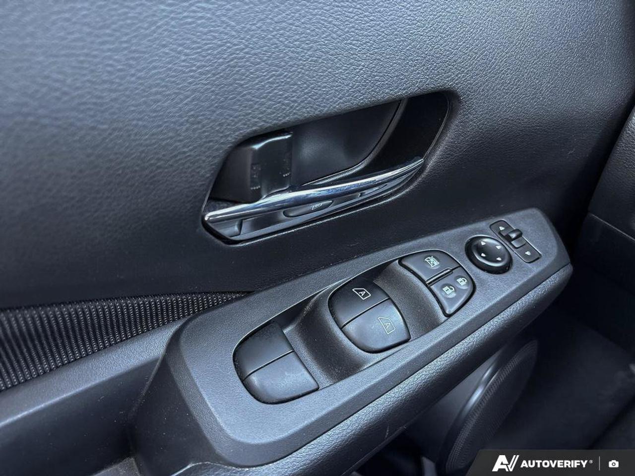 2024 Nissan Kicks SV Photo