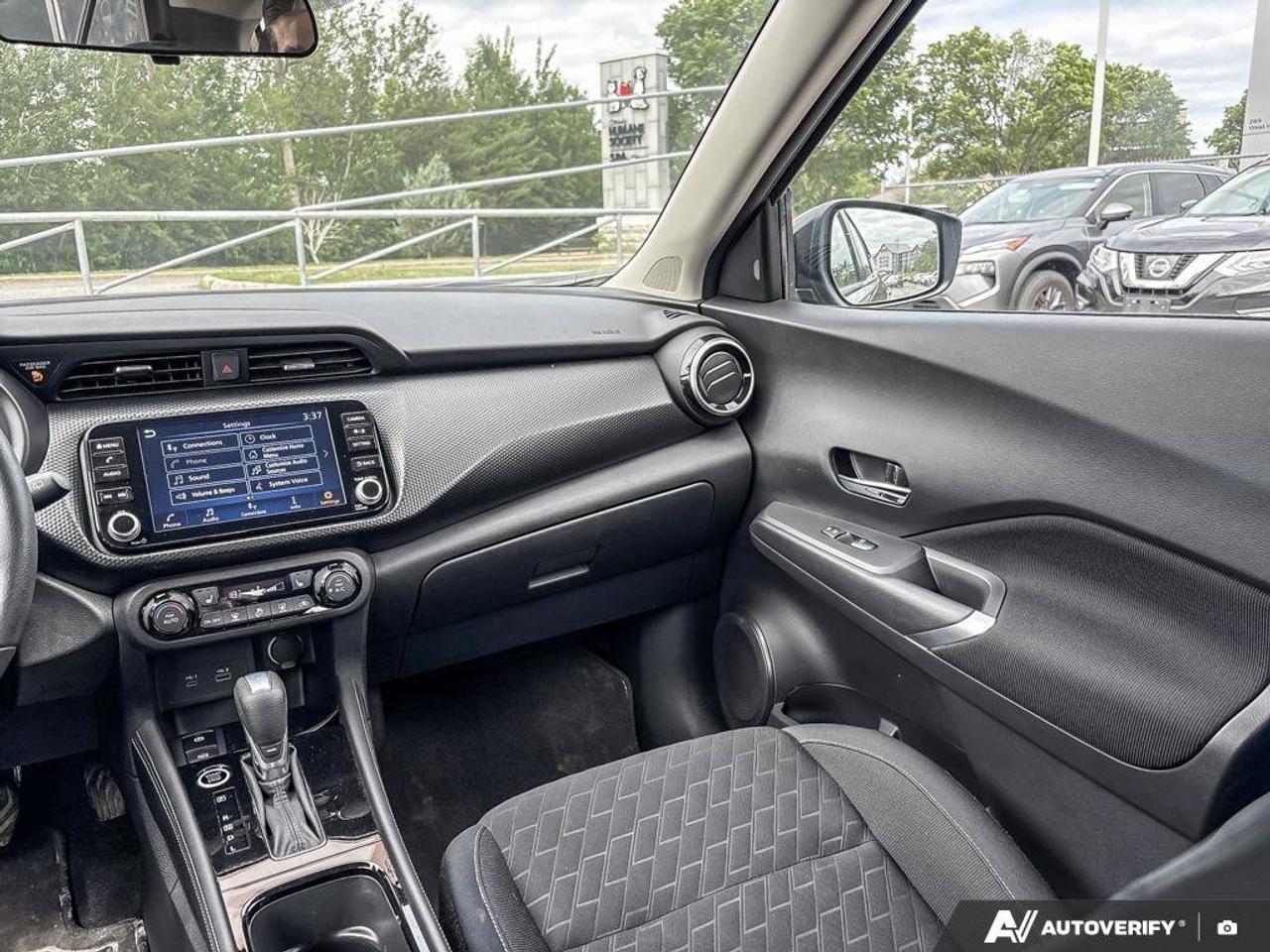 2024 Nissan Kicks SV Photo