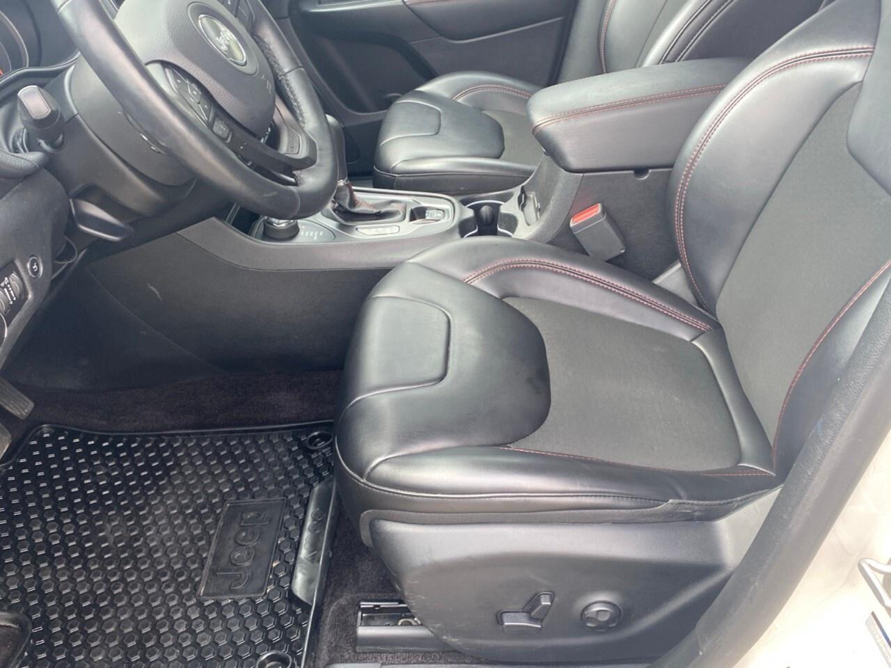 2019 Jeep Cherokee Trailhawk 4X4 Photo