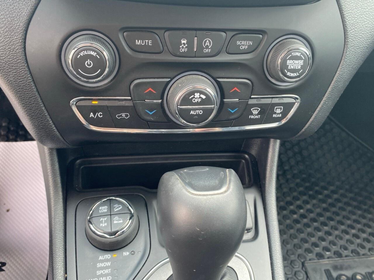 2019 Jeep Cherokee Trailhawk 4X4 Photo