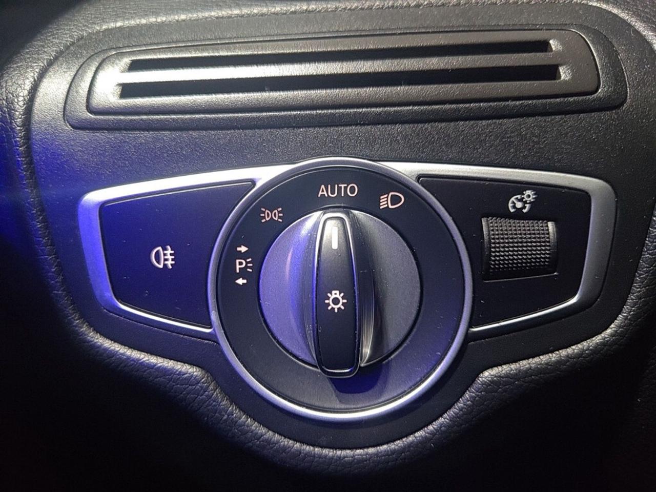 2020 Mercedes-Benz GLC-Class GLC 300 AMG Pkg 4MATIC /NAVI/Sunroof/Leather/Car P Photo